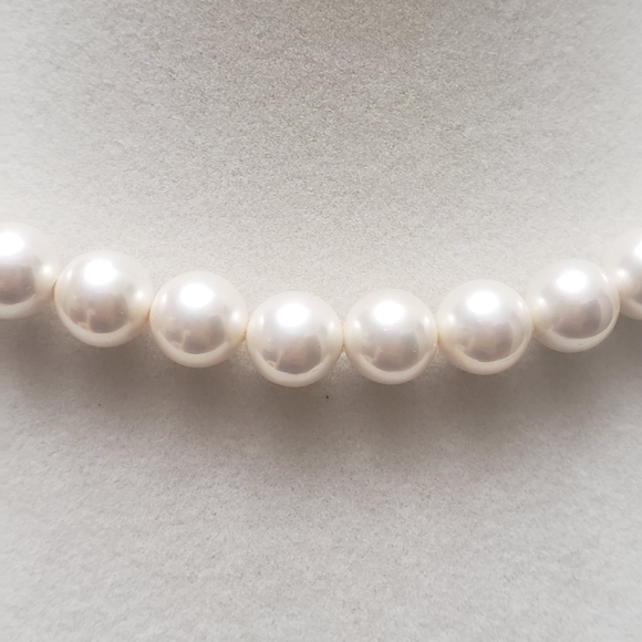 Hanadama Luxury Aurora Honkai Faux Pearl 8mm Necklace and Earrings Set - Picture 6 of 11